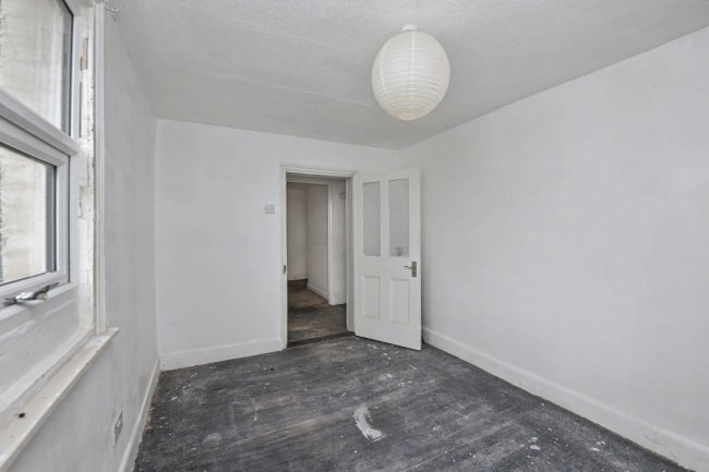 Flat 1, 19-23 High Street, Colchester, Essex, CO7 0AG 8