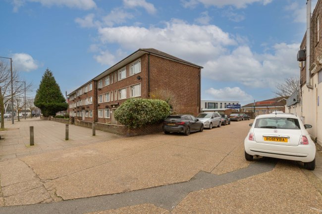 Garages at Medway Court, Whalebone Lane South, Dagenham RM8 1AD 31