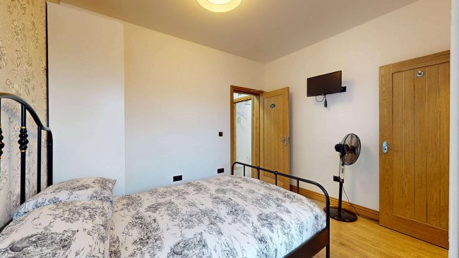 The Burren London Hotel, 174 Church Road, London, NW10 9NH 15