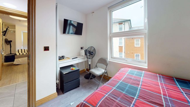 The Burren London Hotel, 174 Church Road, London, NW10 9NH 15