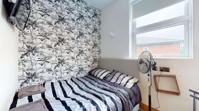 The Burren London Hotel, 174 Church Road, London, NW10 9NH 15