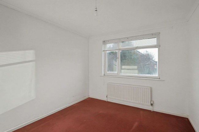 9 Dugdell Close, Ferndown, Dorset BH22 8BQ 4