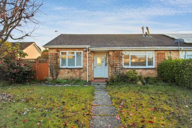 9 Dugdell Close, Ferndown, Dorset BH22 8BQ 4