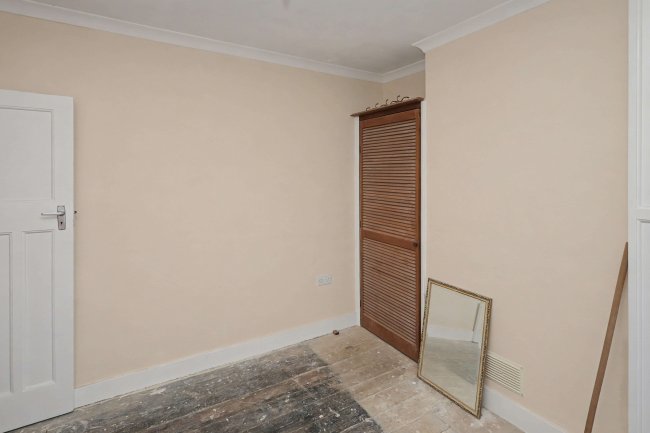 110 Somerset Road, Enfield, EN3 6HU 6
