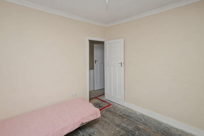 110 Somerset Road, Enfield, EN3 6HU 6