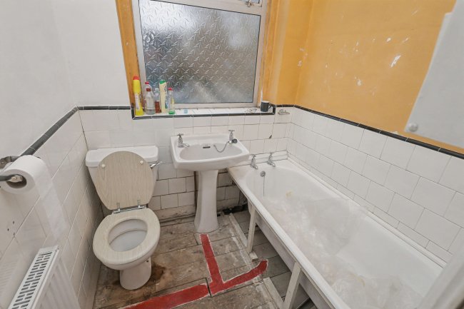 110 Somerset Road, Enfield, EN3 6HU 6