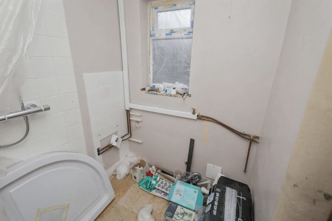 110 Somerset Road, Enfield, EN3 6HU 6