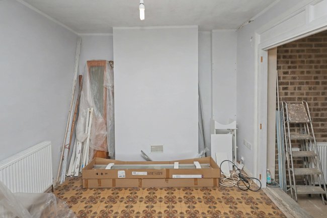 110 Somerset Road, Enfield, EN3 6HU 6