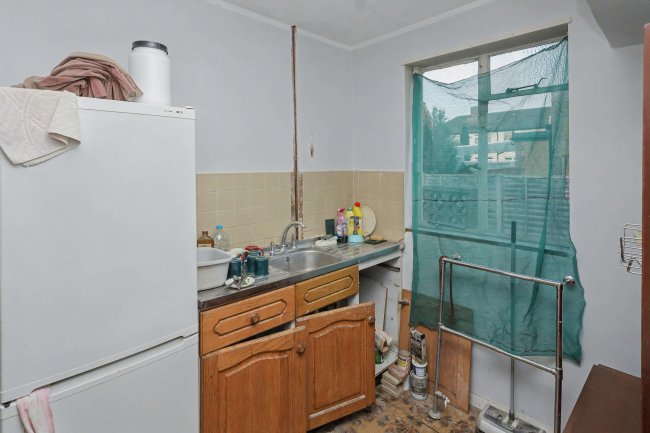 110 Somerset Road, Enfield, EN3 6HU 6