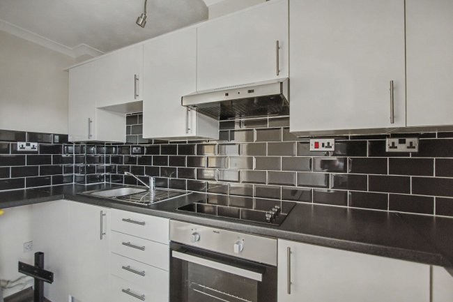 75 Godwin Close, Sewardstone Road, Chingford, London E4 7RQ 5