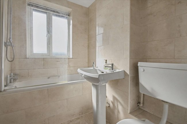75 Godwin Close, Sewardstone Road, Chingford, London E4 7RQ 5