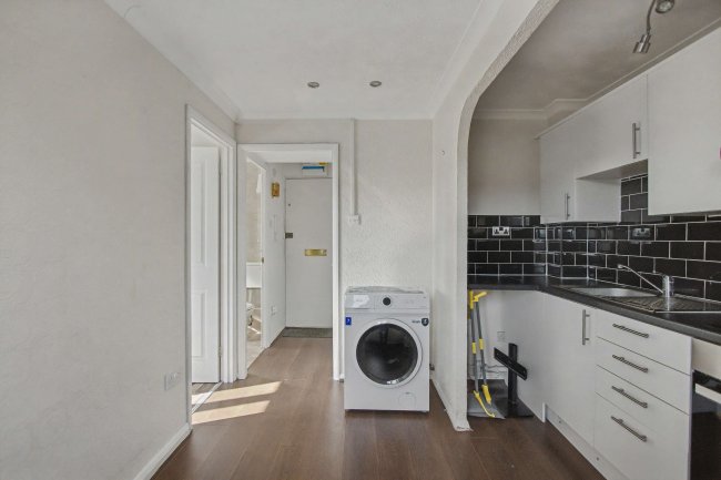 75 Godwin Close, Sewardstone Road, Chingford, London E4 7RQ 5