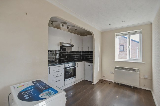 75 Godwin Close, Sewardstone Road, Chingford, London E4 7RQ 5