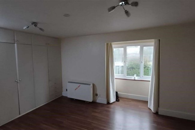 40 Perry Avenue, East Acton, London, W3 6YQ 10