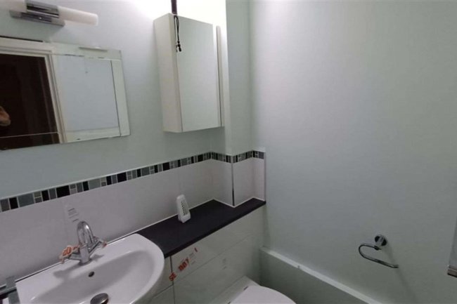 40 Perry Avenue, East Acton, London, W3 6YQ 10