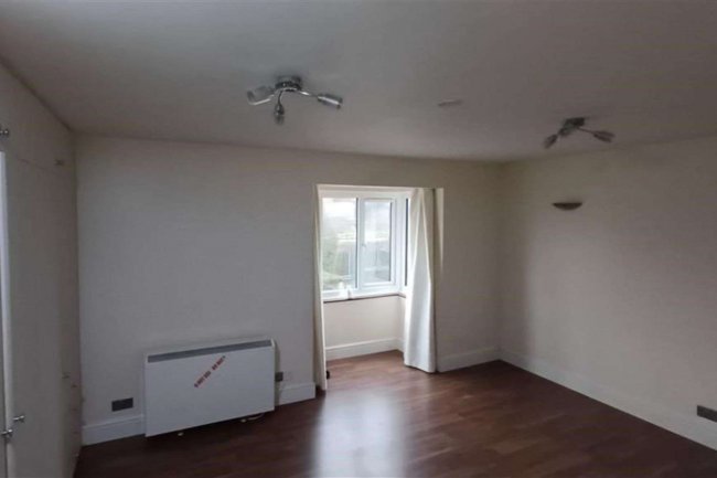 40 Perry Avenue, East Acton, London, W3 6YQ 10