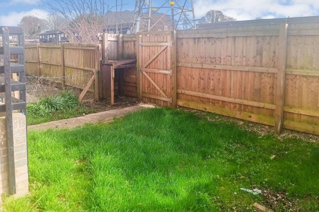 2 Icknield House, River Way, Andover SP10 5HB 9