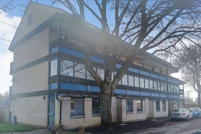 2 Icknield House, River Way, Andover SP10 5HB 9