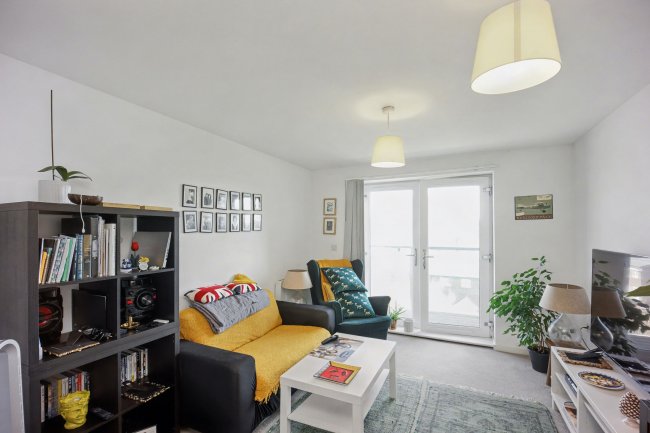 Apartment 328, Spinner House, 1A Elmira Way, Salford, M5 3LH 2