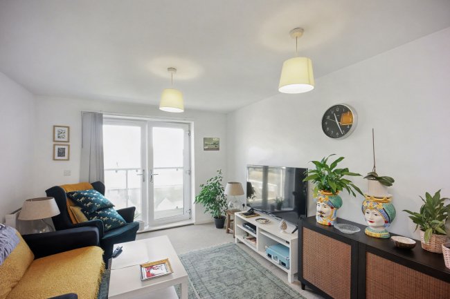 Apartment 328, Spinner House, 1A Elmira Way, Salford, M5 3LH 2