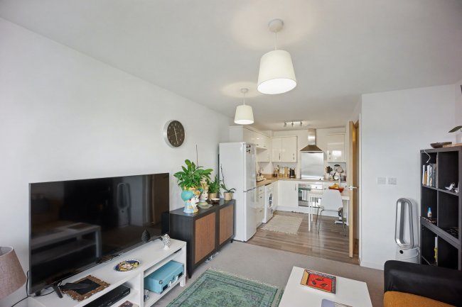 Apartment 328, Spinner House, 1A Elmira Way, Salford, M5 3LH 2