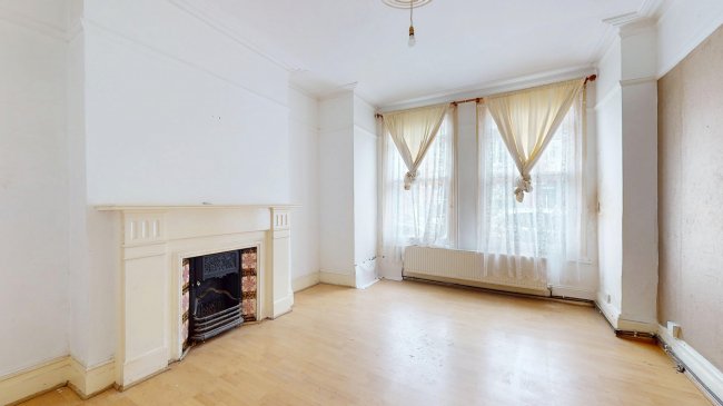 43 Dinsmore Road, Balham, London, SW12 9PT 10