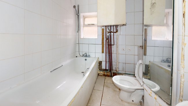 43 Dinsmore Road, Balham, London, SW12 9PT 10