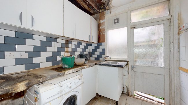 43 Dinsmore Road, Balham, London, SW12 9PT 10