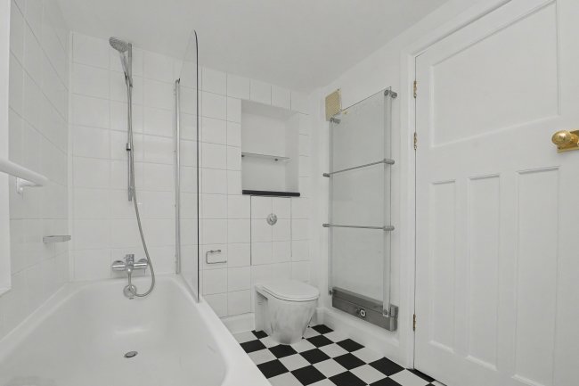 Flat 1, 7A Caledonian Road, Islington, London N1 9DX 2