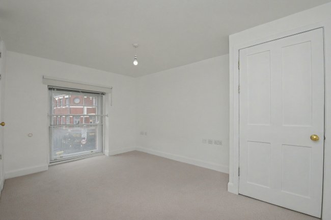 Flat 1, 7A Caledonian Road, Islington, London N1 9DX 2