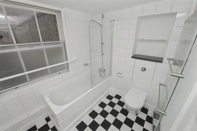 Flat 1, 7A Caledonian Road, Islington, London N1 9DX 2