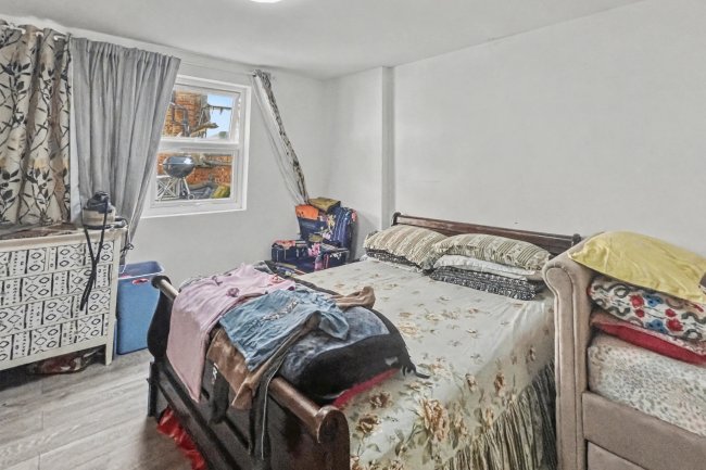 22 Woodcote Road, Wallington SM6 0NN 5