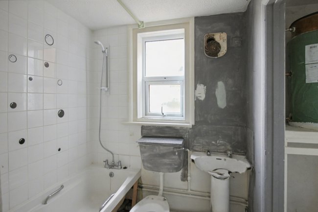 Flats 1-5, 15 Scarborough Avenue, Skegness PE25 2SZ 10