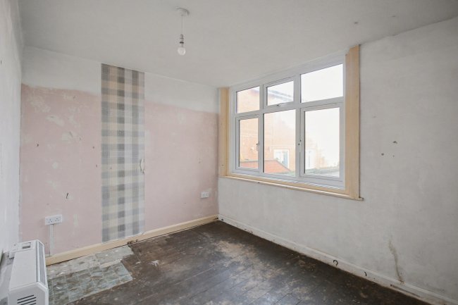 Flats 1-5, 15 Scarborough Avenue, Skegness PE25 2SZ 10