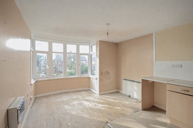 Flats 1-5, 15 Scarborough Avenue, Skegness PE25 2SZ 10