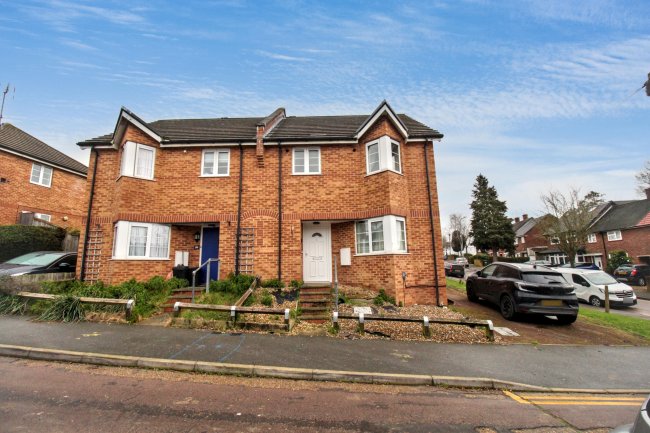 4 Wigton Road, Romford, RM3 9HD 8