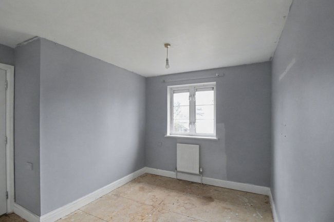 4 Wigton Road, Romford, RM3 9HD 8