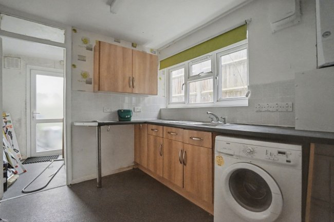 Ground Floor Flat, 149 Plumstead Common Road, London, SE18 2UQ 8