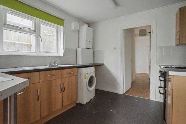 Ground Floor Flat, 149 Plumstead Common Road, London, SE18 2UQ 8