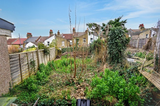Ground Floor Flat, 149 Plumstead Common Road, London, SE18 2UQ 8