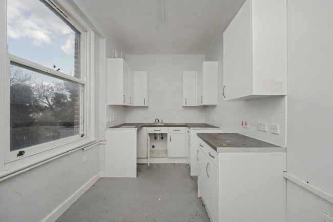 Flat B, 51 Tyrwhitt Road, Brockley, London, SE4 1QD 8