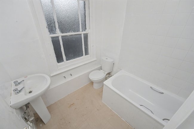 Flat B, 51 Tyrwhitt Road, Brockley, London, SE4 1QD 8