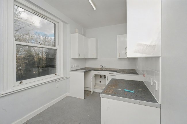 Flat B, 51 Tyrwhitt Road, Brockley, London, SE4 1QD 8