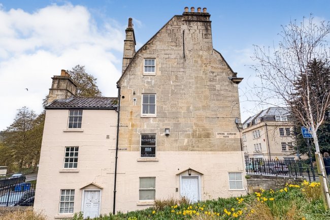 8 Claverton Buildings, Widcombe, Bath BA2 4LD 9
