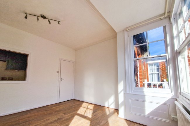 Flat 4, 34 Sackville Road, Hove BN3 3FB 1