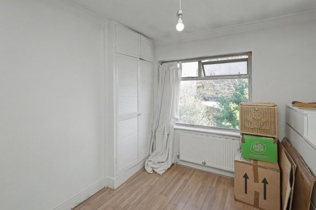 118 Lodge Crescent, Waltham Cross, Hertfordshire, EN8 8BJ 2