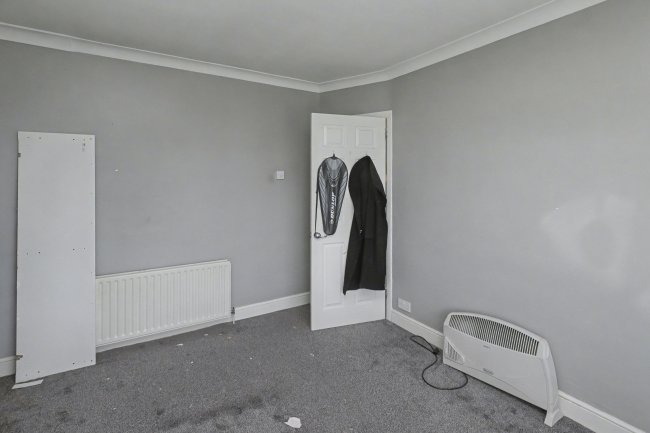 118 Lodge Crescent, Waltham Cross, Hertfordshire, EN8 8BJ 2