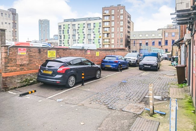 Parking spaces to the rear of 24 Market Street, Watford WD18 0PD 5