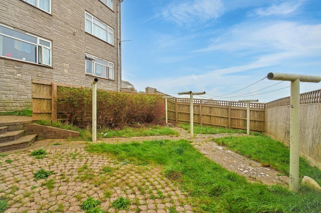 136 East Weare Road, Portland, DT5 1EX 2