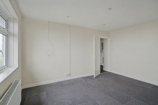 136 East Weare Road, Portland, DT5 1EX 2